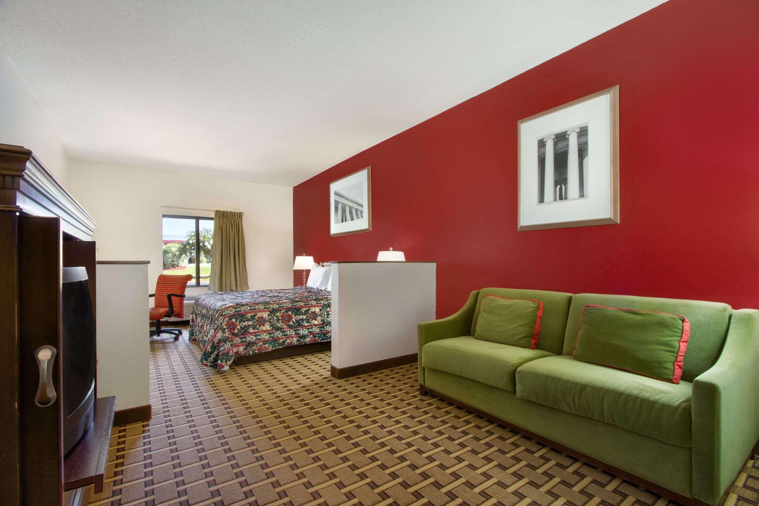 Days Inn By Wyndham Mauldin/Greenville Esterno foto