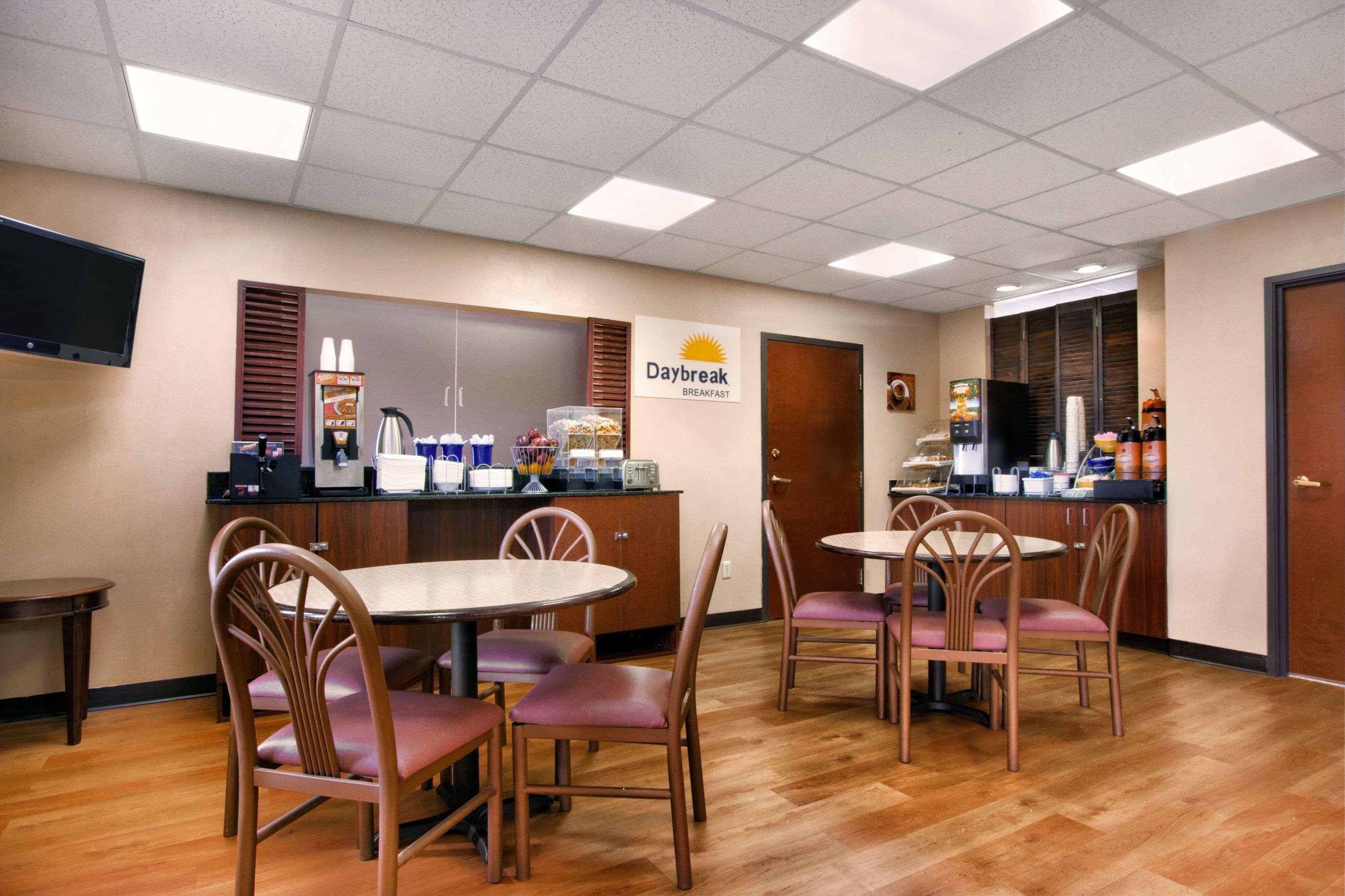 Days Inn By Wyndham Mauldin/Greenville Esterno foto