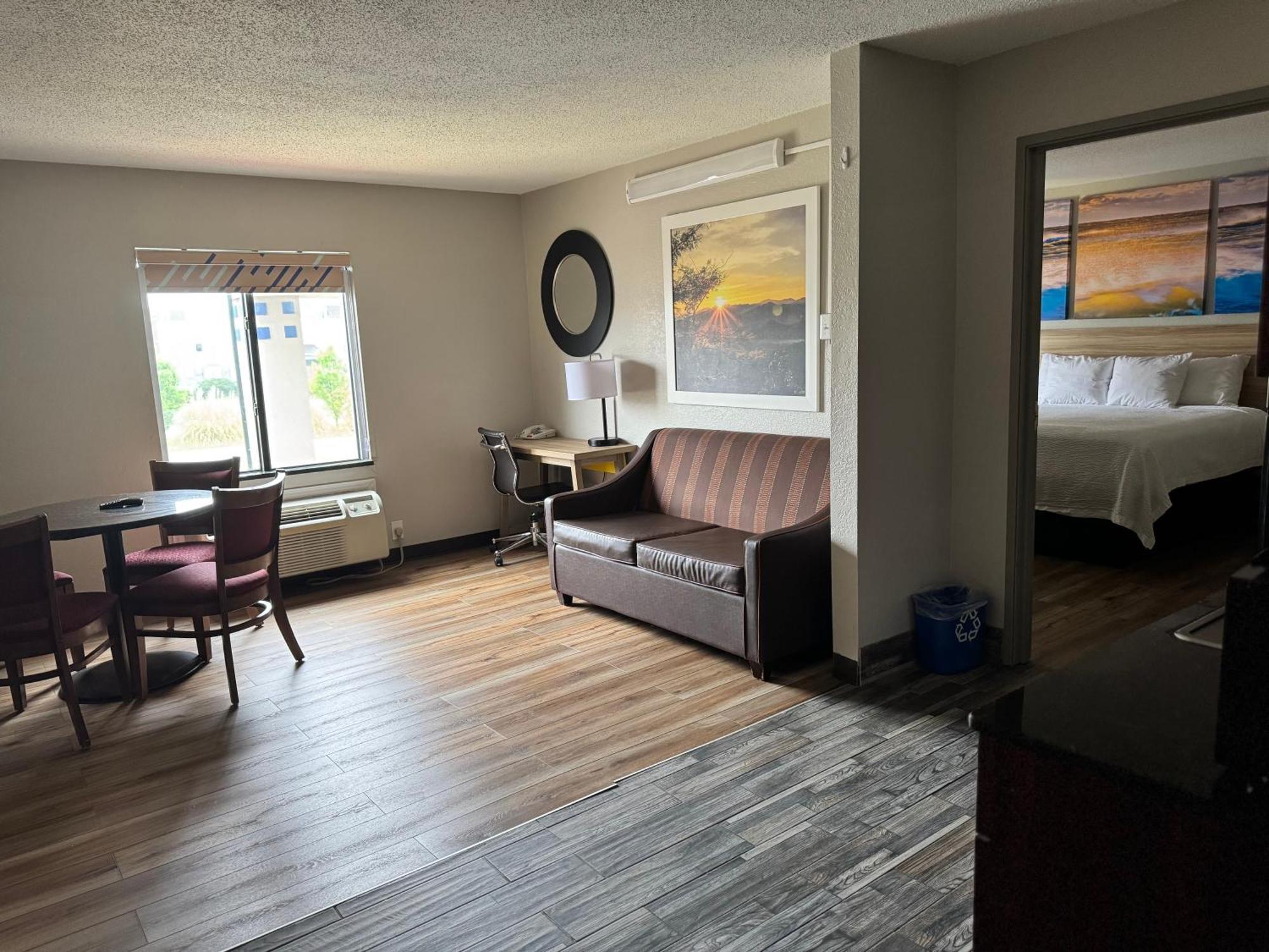 Days Inn By Wyndham Mauldin/Greenville Esterno foto